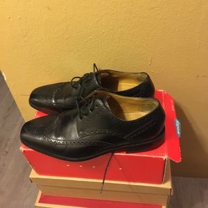 Cole Haan wing tip shoes
